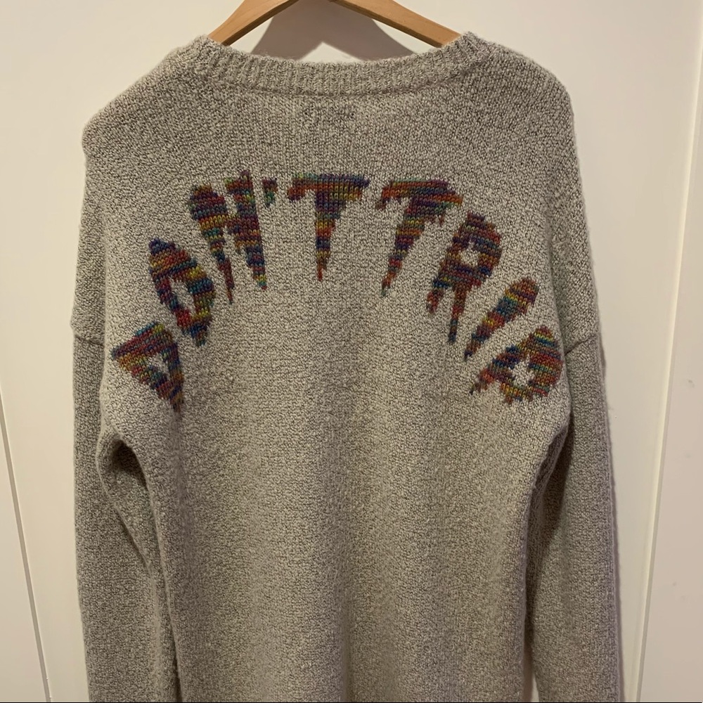 Volcom Grey “DONT TRIP” Sweater